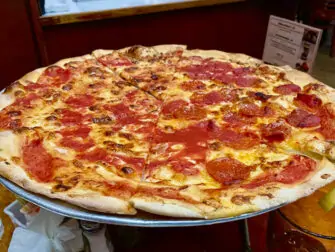 La mejor pizza de Nueva York - Pizza by John's