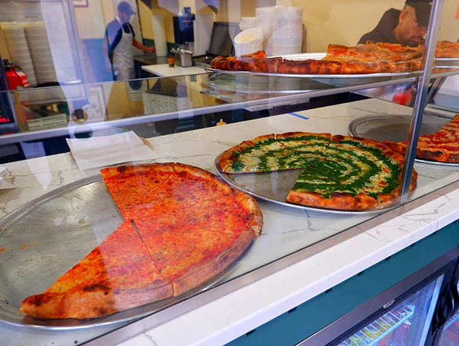 La mejor pizza de Nueva York - Lucia Pizza en SoHo Slice